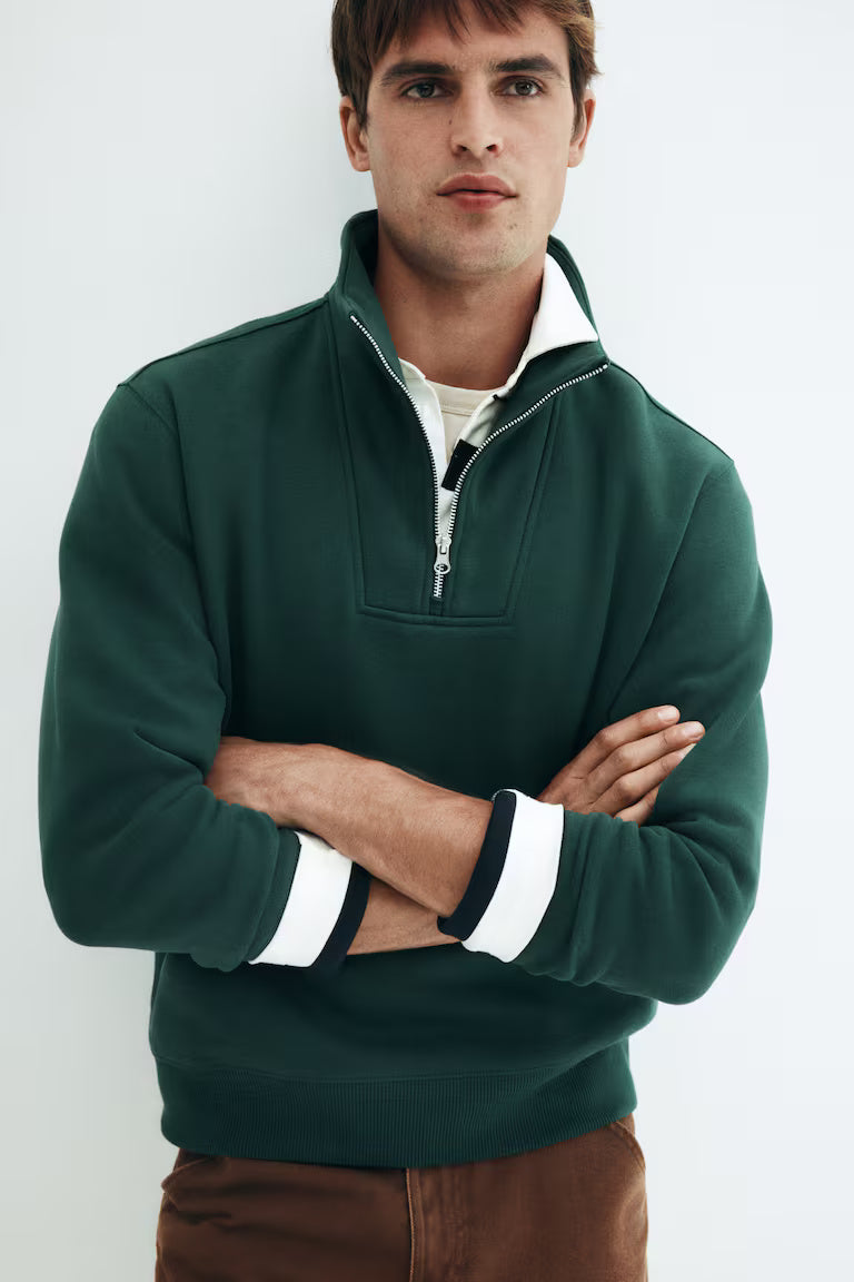REGULAR FIT HALF-ZIP SWEATSHIRT